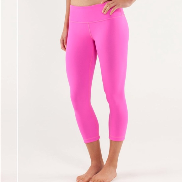 lululemon athletica Pants - New Lululemon Wunder Under Crop *Reversible size 6